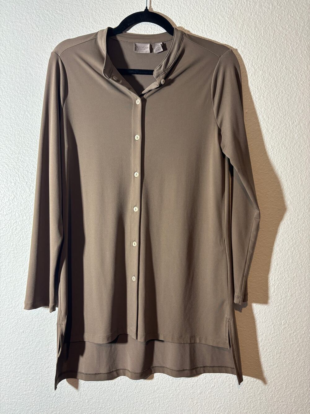 Chico's Easywear Size Small (0) Brown Long Sleeve Button-Front Stretch Top